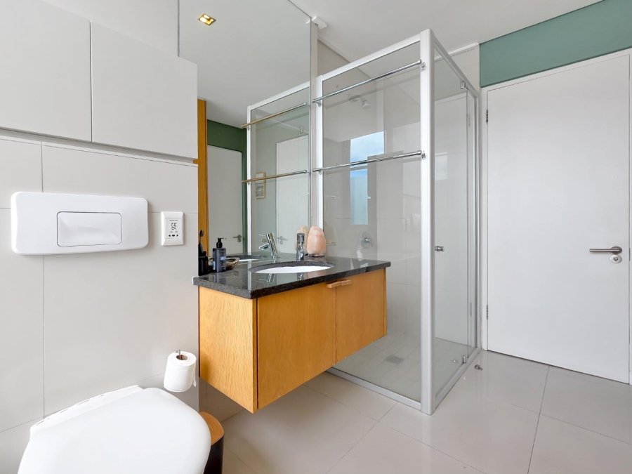 To Let 1 Bedroom Property for Rent in Green Point Western Cape